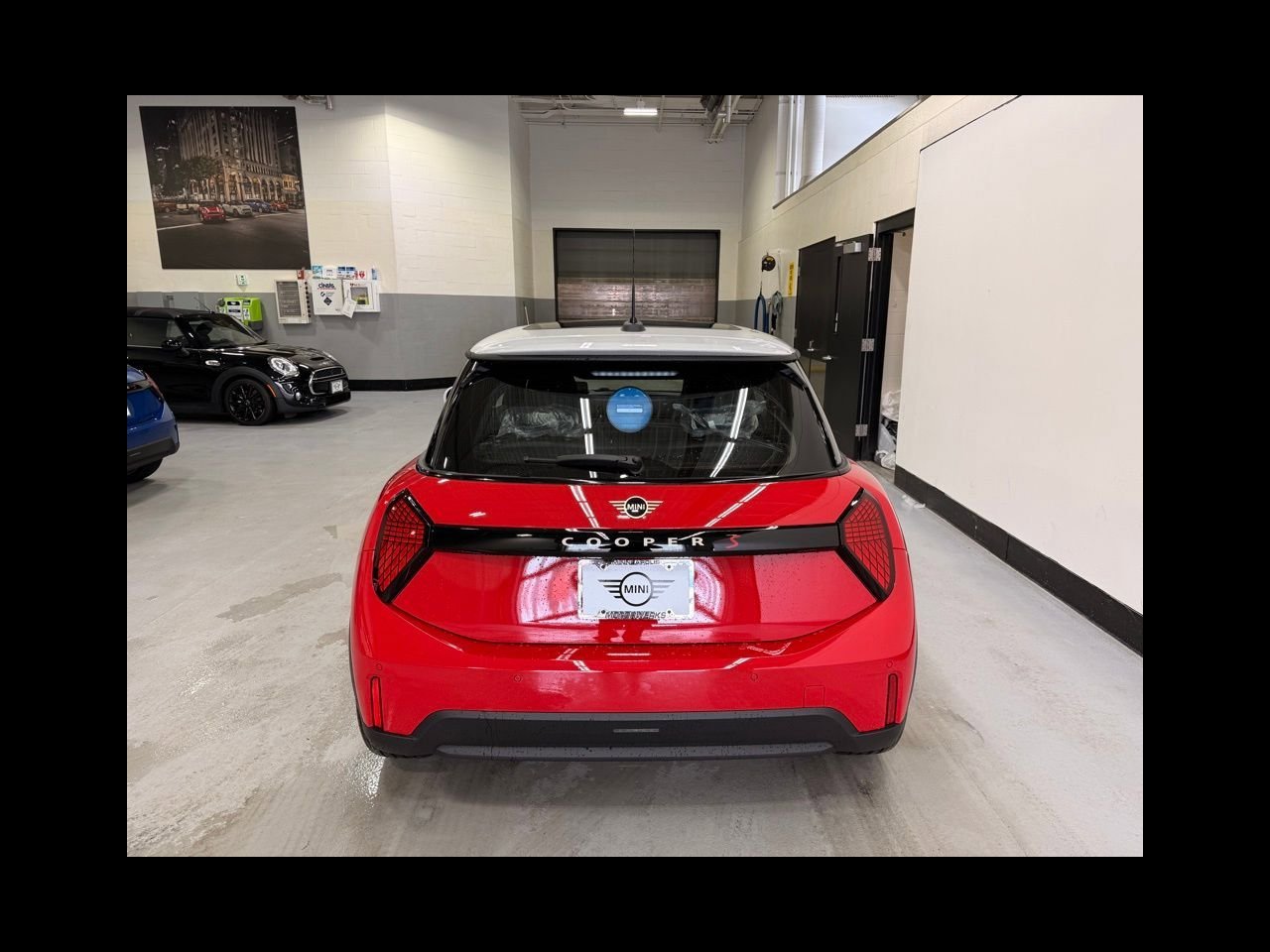 New 2026 Chili Red II MINI ICONIC image 4