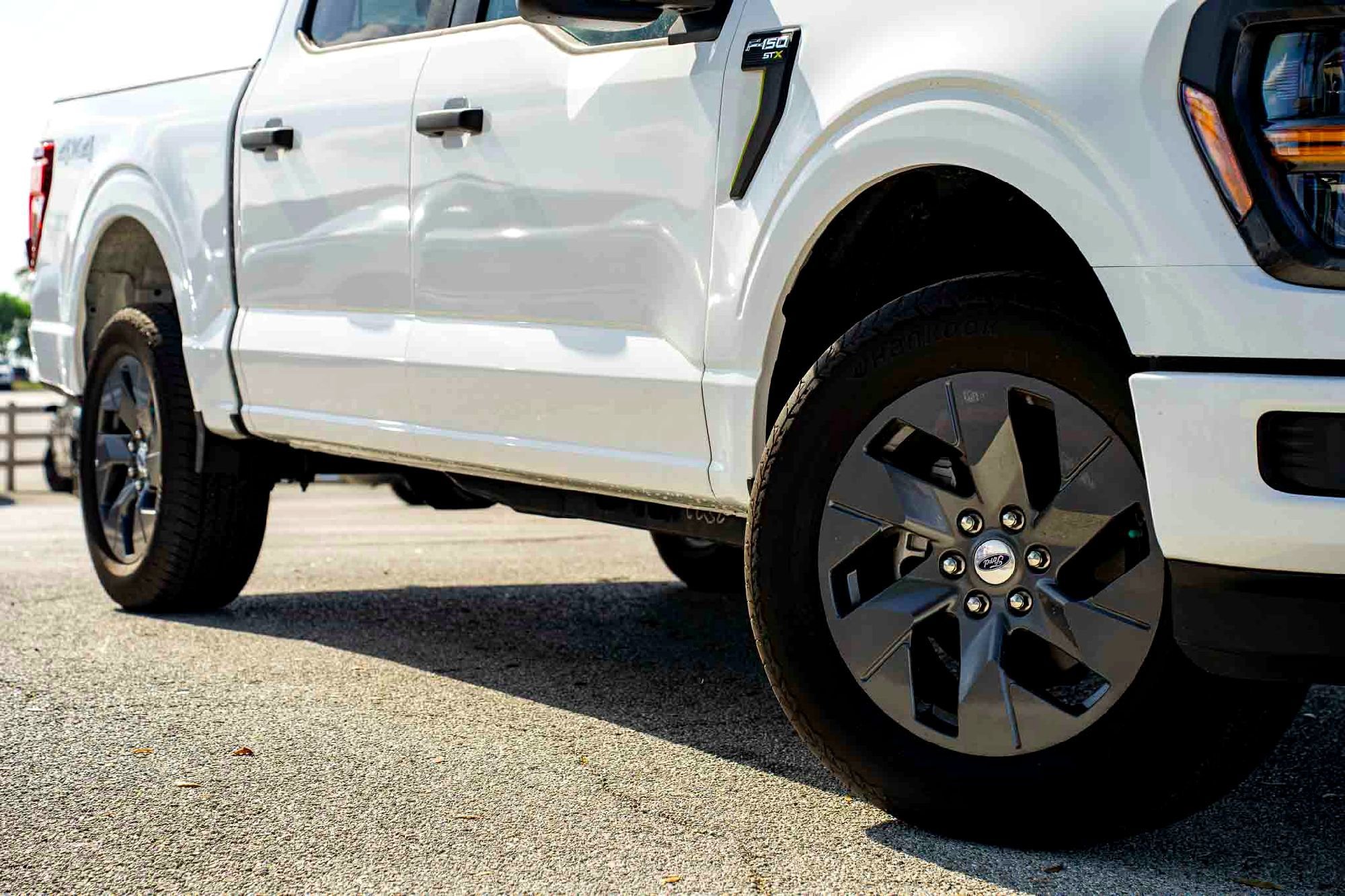 New 2025 Oxford White Ford STX image 2