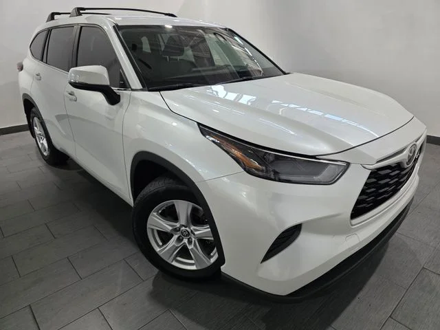 Used 2023 Beige Toyota L image 8