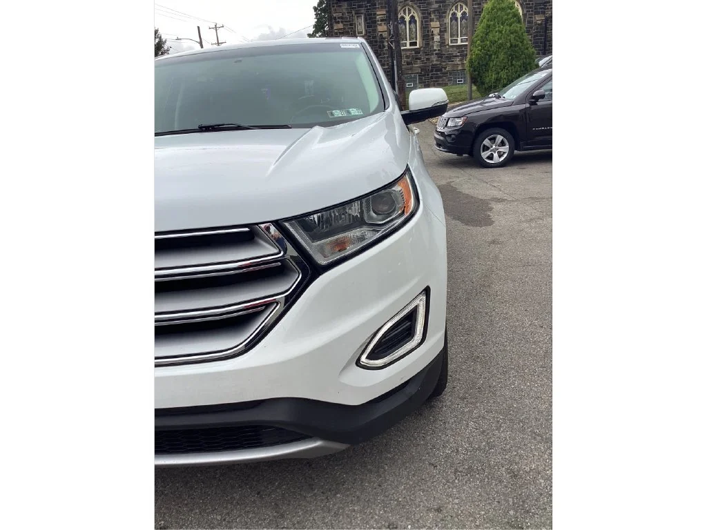 Used 2017 White Ford SEL image 29