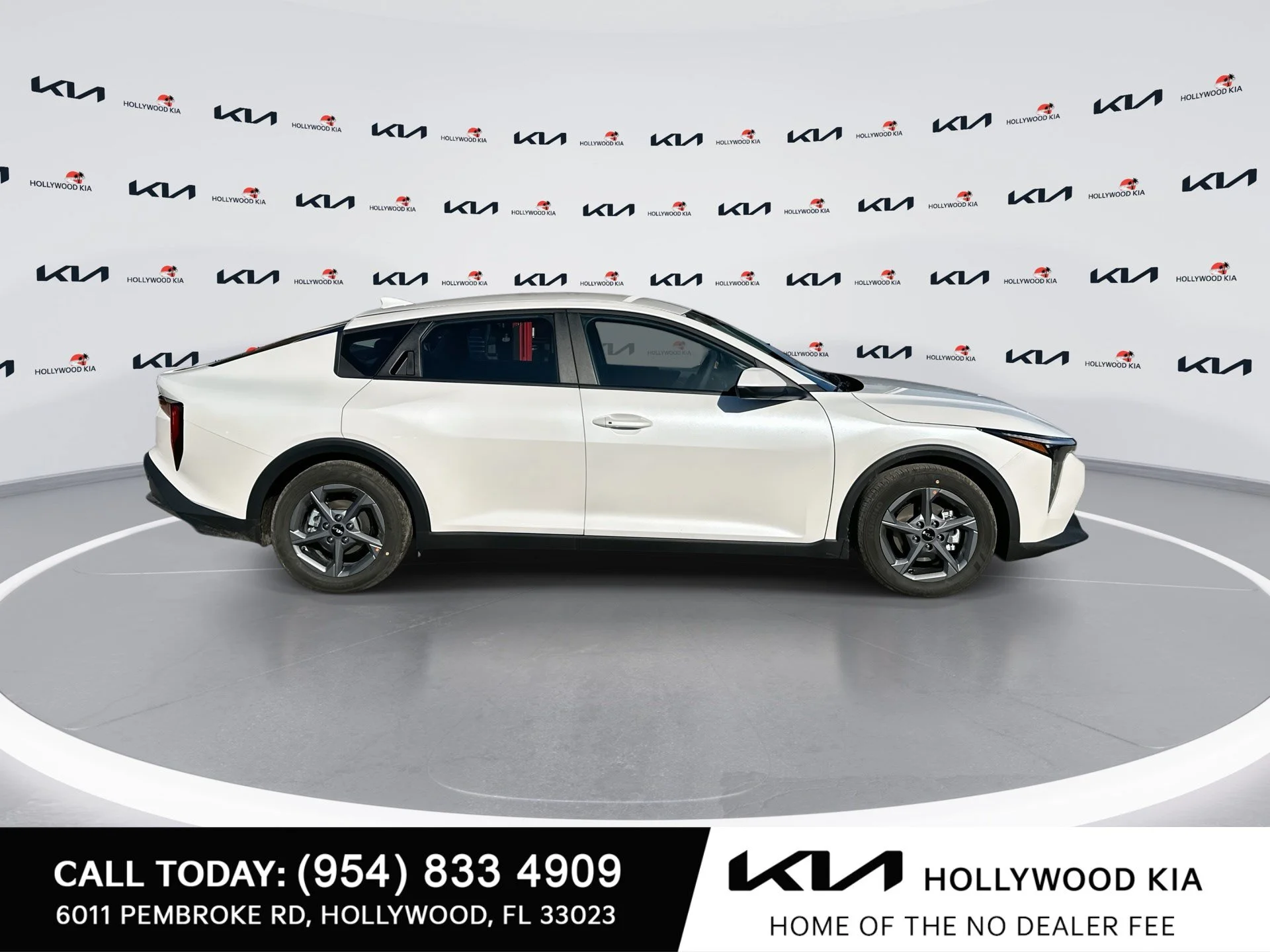 New 2026 Snow White Pearl Kia LXS image 9