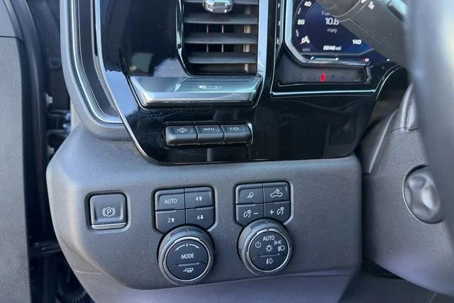 Used 2022 NORTHSKY BLUE METALLIC Chevrolet High Country image 21
