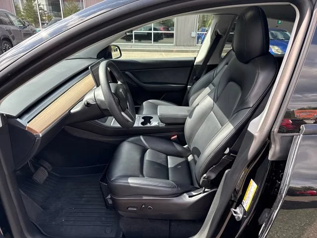 Used 2022 Black Tesla Long Range image 14