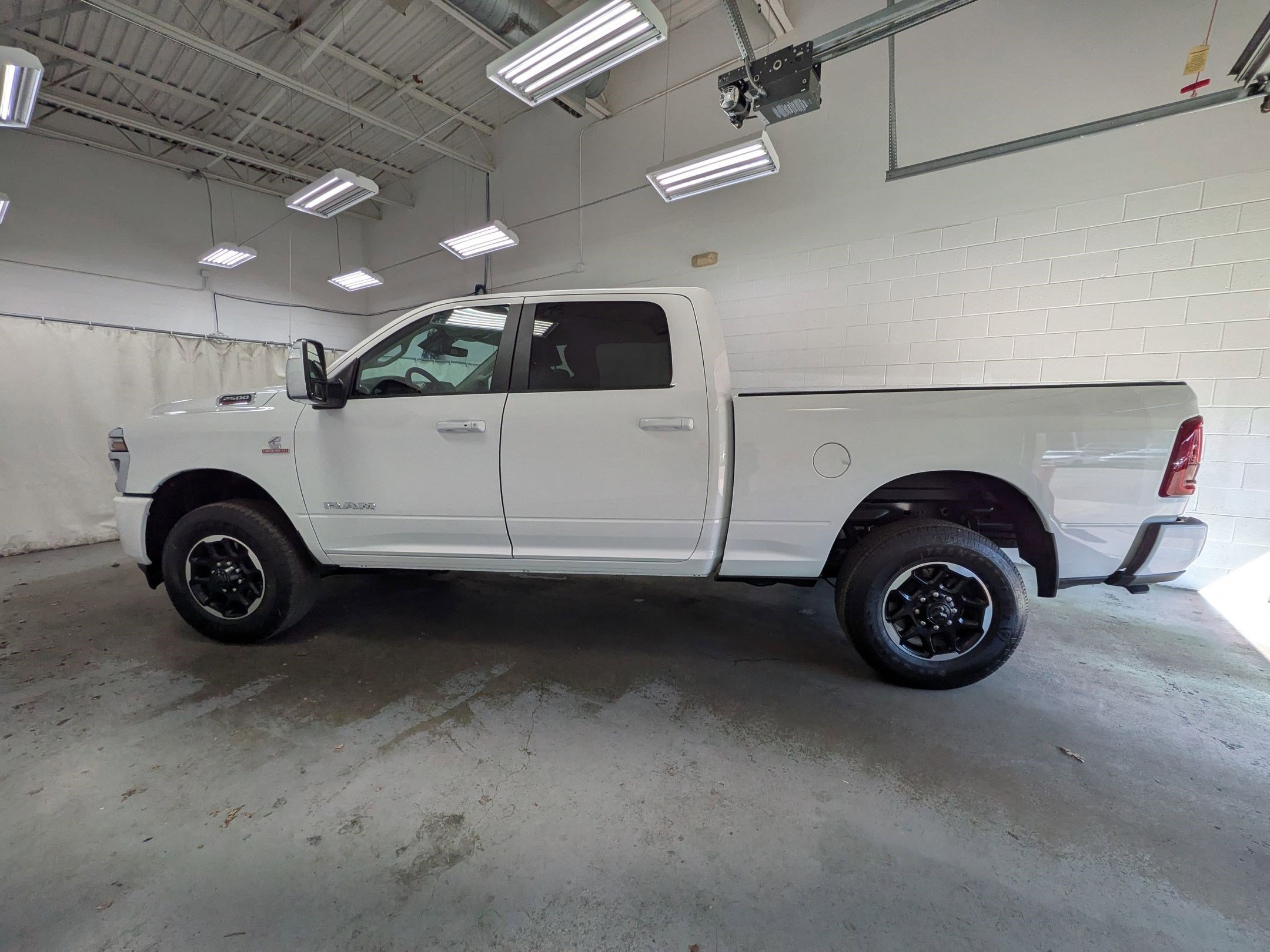 New 2026 Bright White Clear-Coat Exterior Paint RAM Laramie image 7
