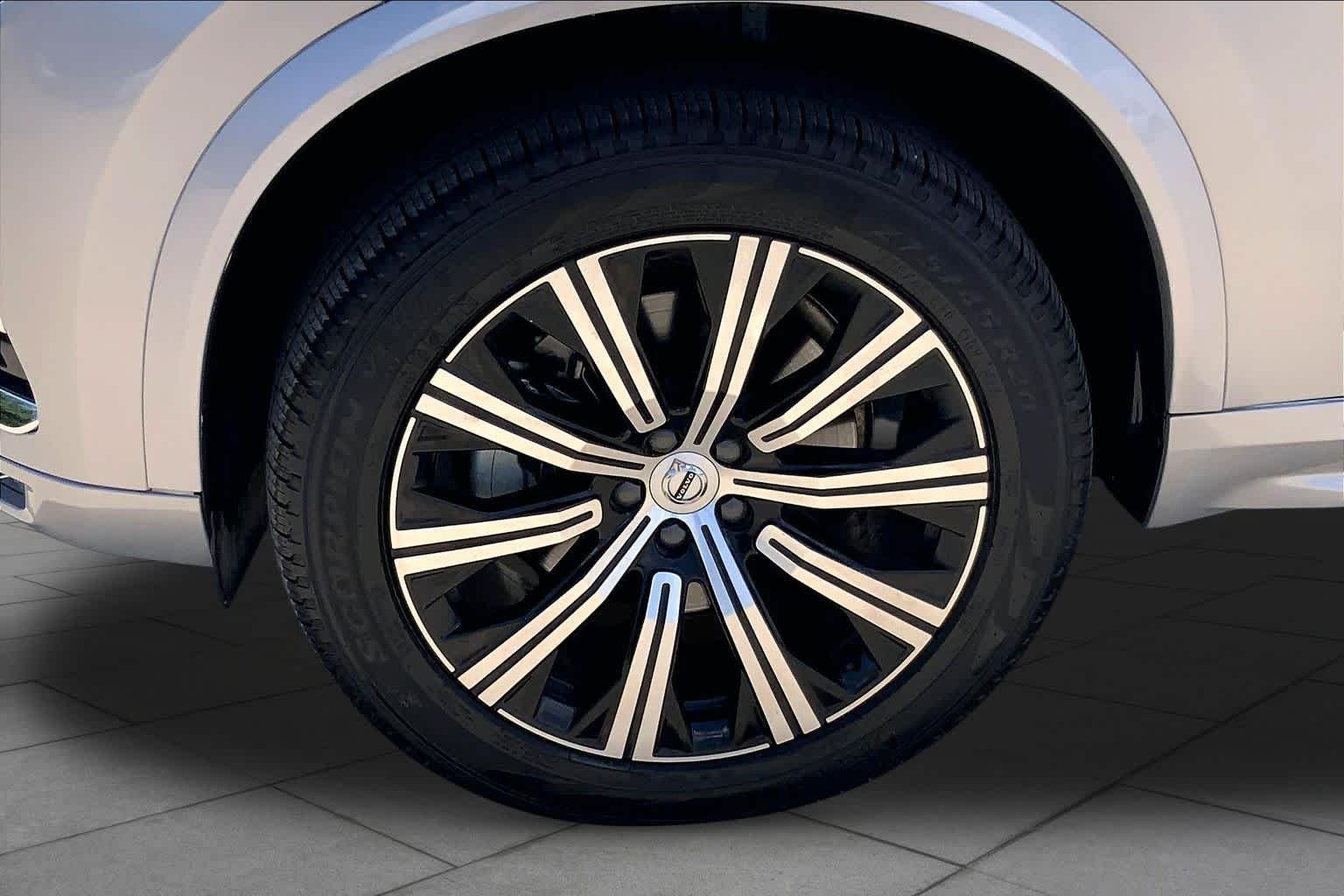 Used 2025 Silver Dawn Metallic Volvo Core image 11