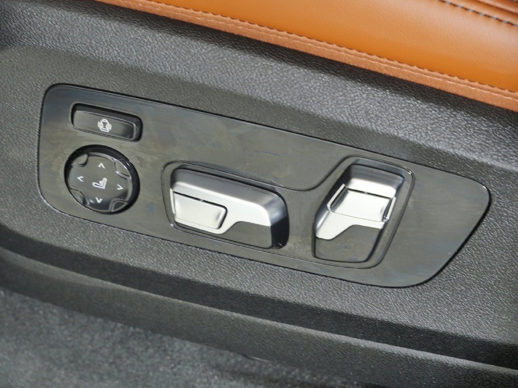 Used 2026 Brooklyn Grey Metallic BMW xDrive40i image 40