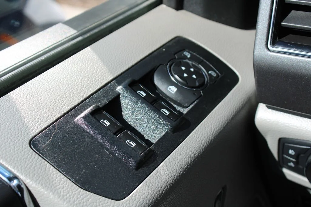 Used 2019 Agate Black Metallic Ford XLT image 26