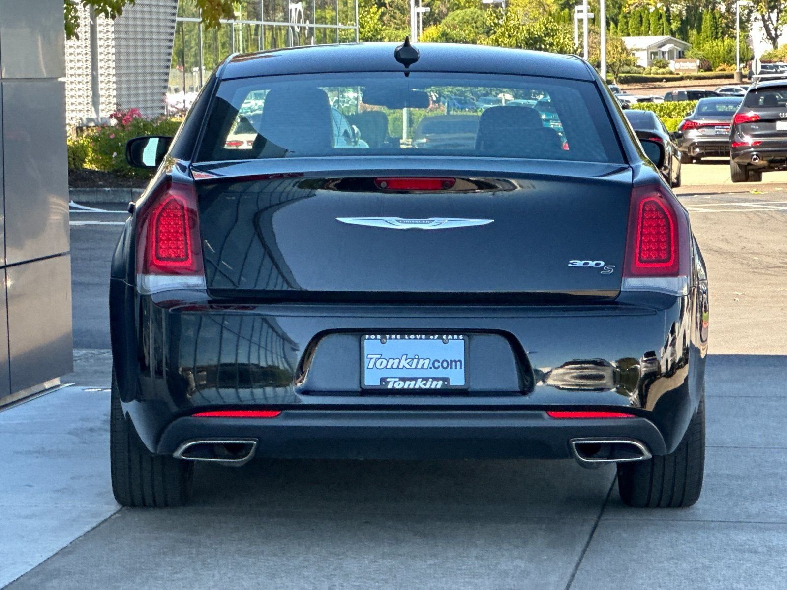 Used 2019 Gloss Black Chrysler S image 4