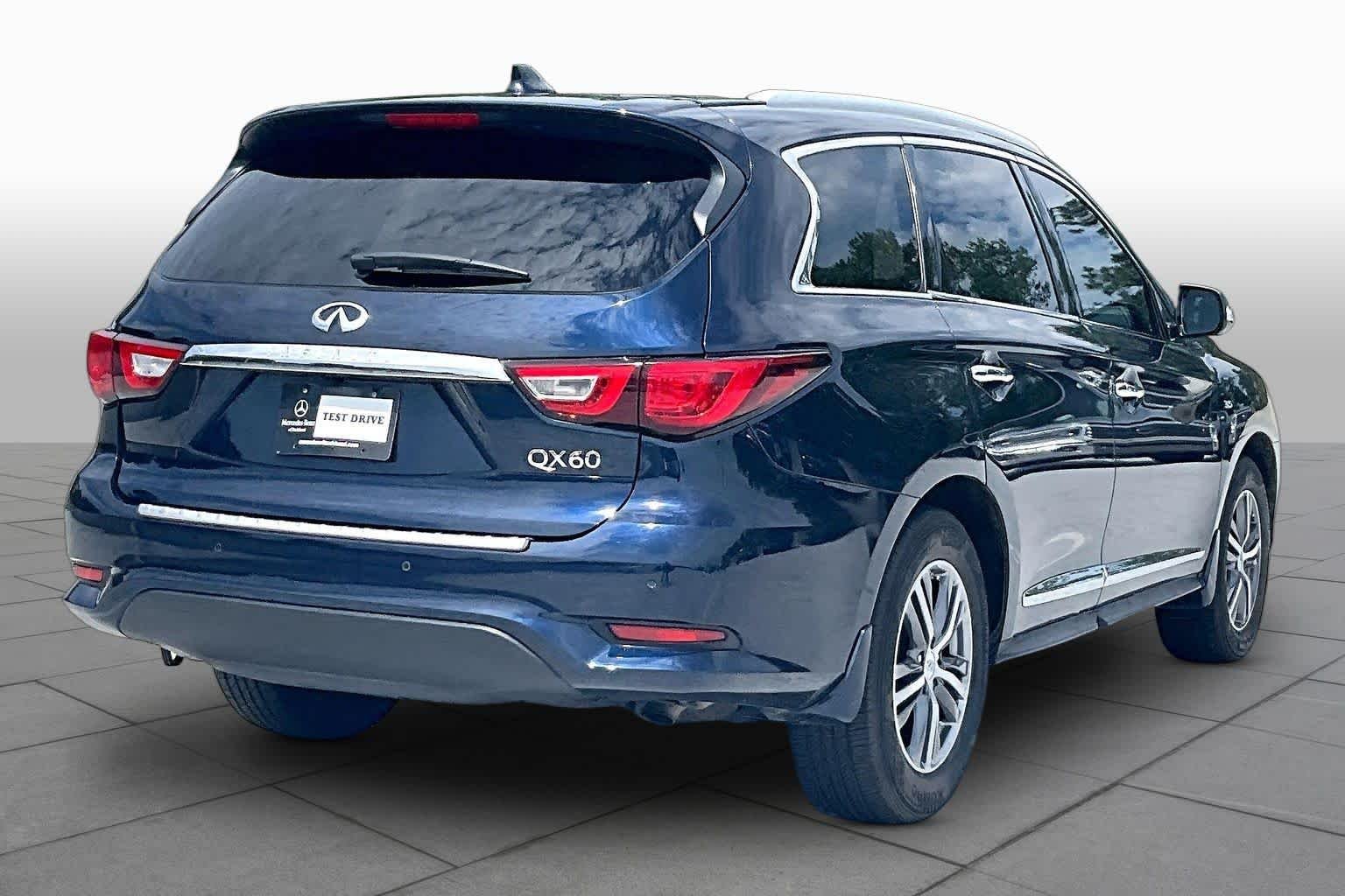 Used 2017 Hermosa Blue INFINITI  image 12