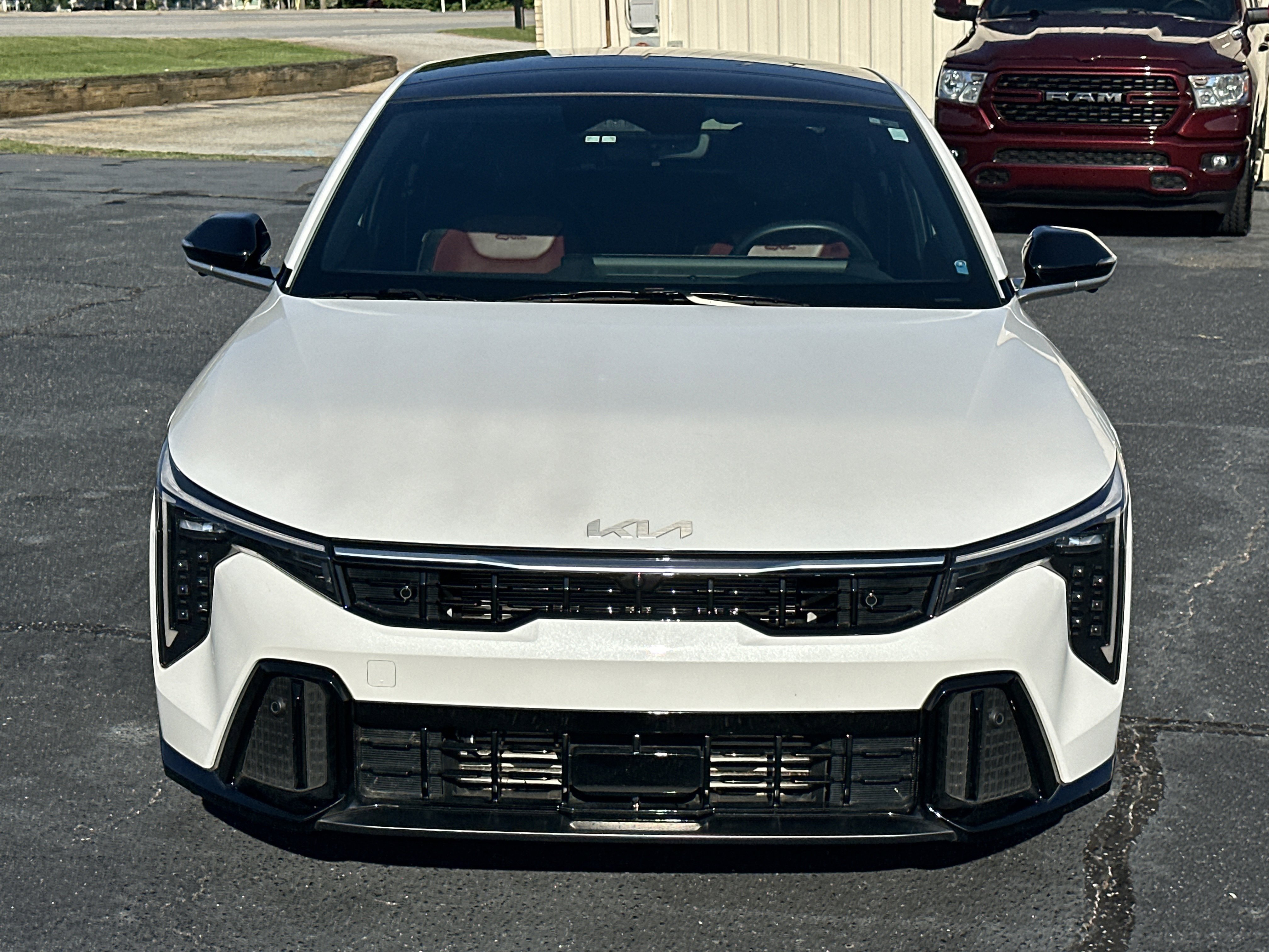 Used 2025 Snow White Pearl Kia GT-Line Turbo image 3