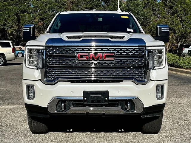 Used 2022 White GMC Denali image 2