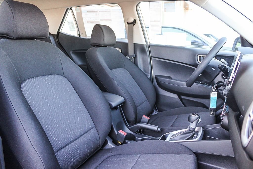New 2026 White Hyundai SE image 17