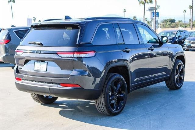 New 2026 Baltic Gray Metallic Clear-Coat Exterior Paint Jeep Limited image 8