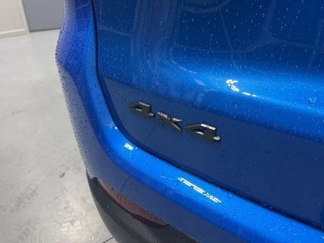 New 2026 Hydro Blue Pearlcoat Jeep Latitude image 24