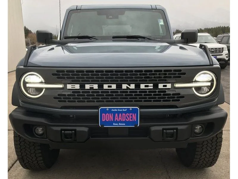 New 2025 Azure Gray Metallic Tri-Coat Ford Badlands® image 2
