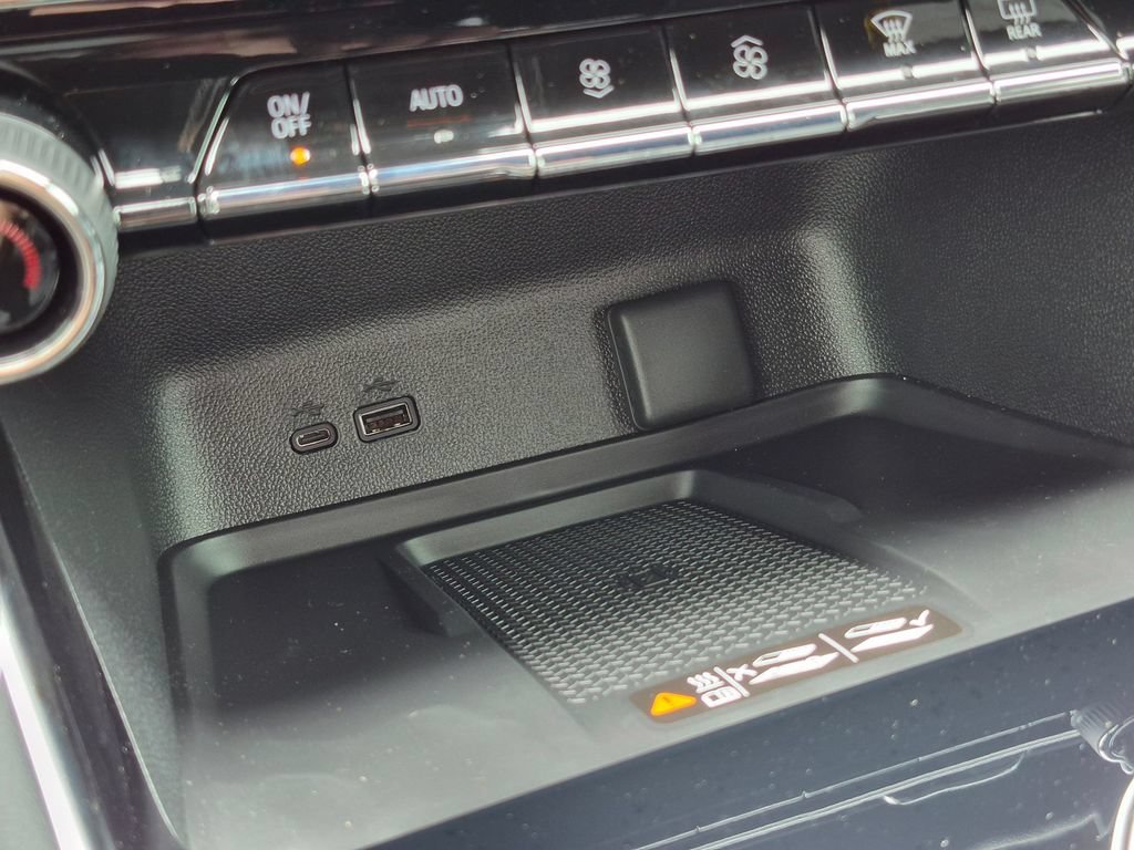 2026 Chevrolet Traverse High Country - Photo 32