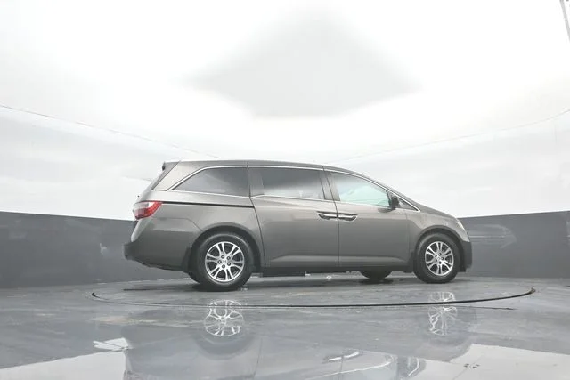 Used 2012 Polished Metal Metallic Honda EX-L image 38