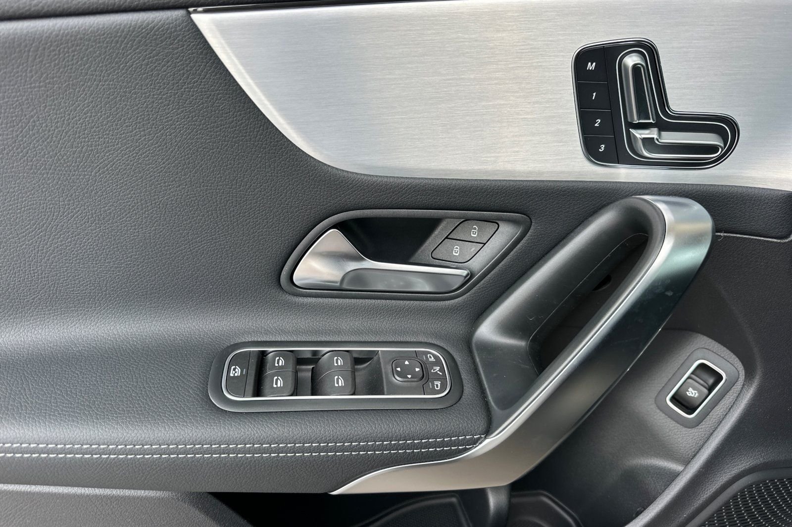 2025 Mercedes-Benz CLA CLA 250 - Photo 9