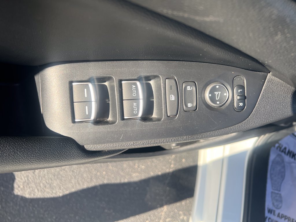 Used 2021  Honda Sport image 13