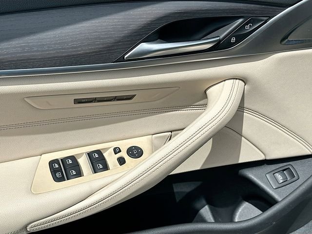 Used 2022 Gray BMW 530i image 18
