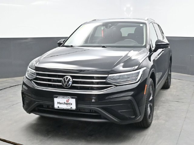 Used 2024 Black Volkswagen 2.0T SE image 2