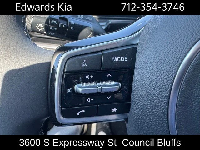 2025 Kia Sorento EX - Photo 22