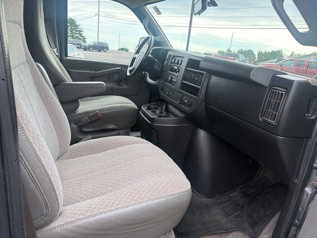 Used 2017 CYBER GRAY METALLIC Chevrolet LT image 19