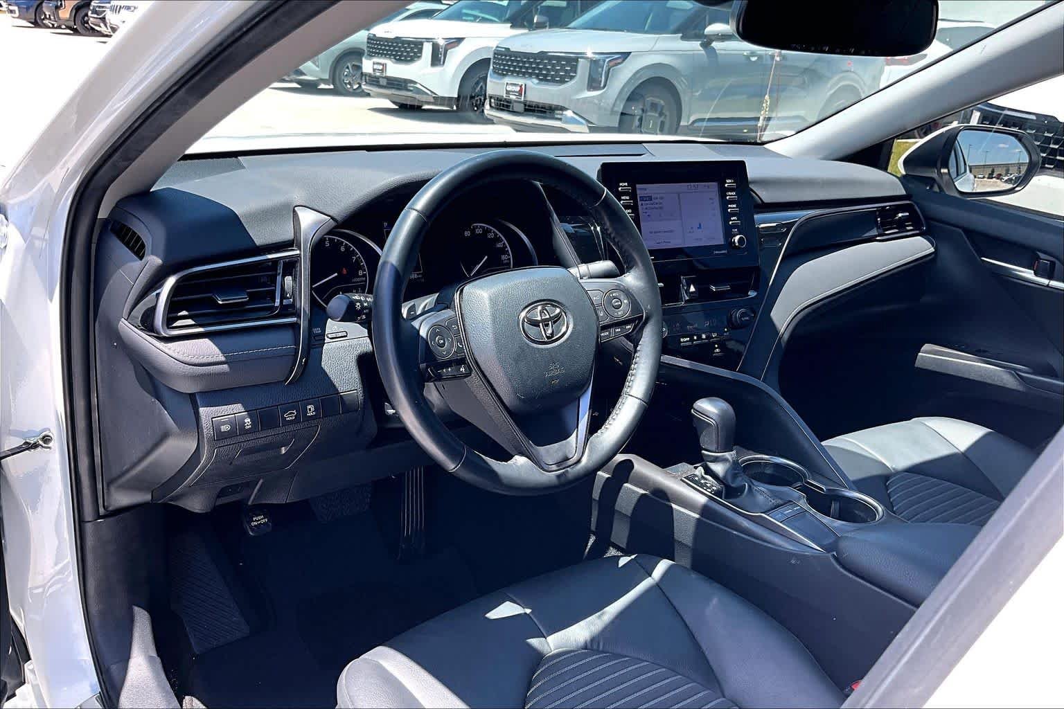 Used 2023 Ice Cap Toyota SE image 17