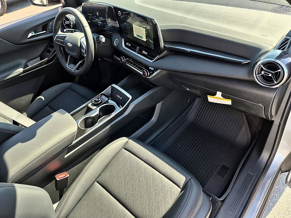 New 2027 Sterling Gray Metallic Chevrolet LT image 35