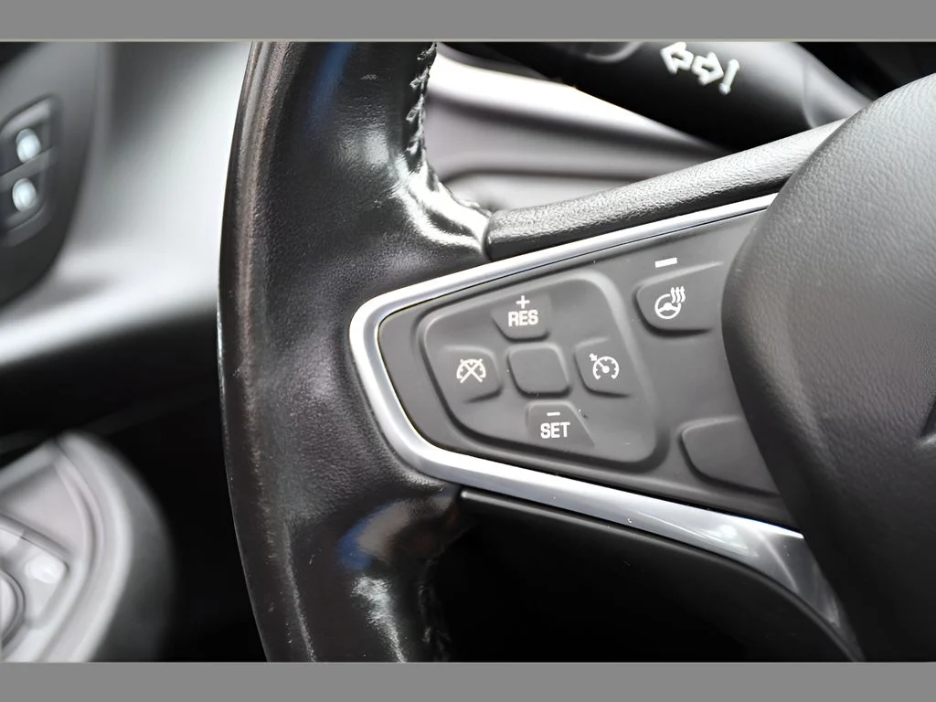 Used 2018 Silver Ice Metallic Chevrolet LT image 32