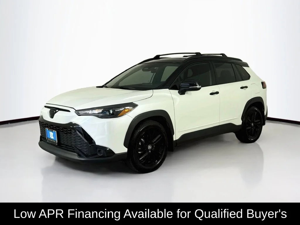 Used 2025 Wind Chill Pearl Toyota Hybrid Nightshade image 3