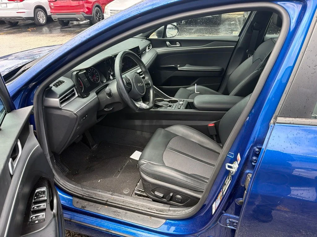 Used 2024 Sapphire Blue Kia GT-Line image 6