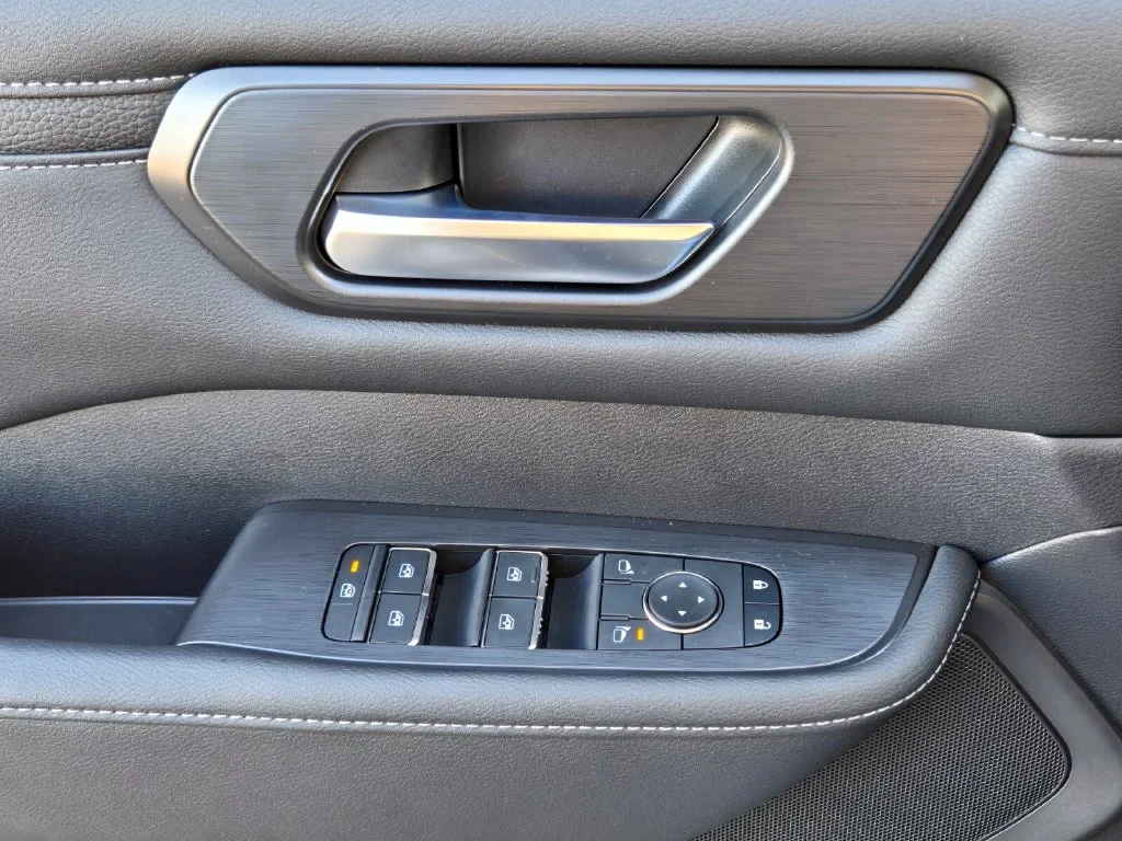 2026 Nissan Armada SV - Photo 19