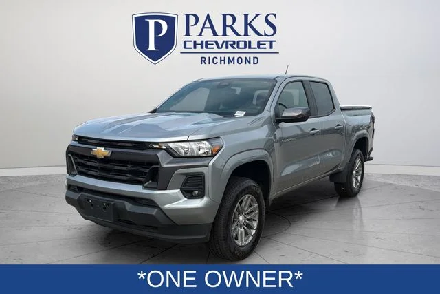 Used 2024 Gray Chevrolet LT image 3