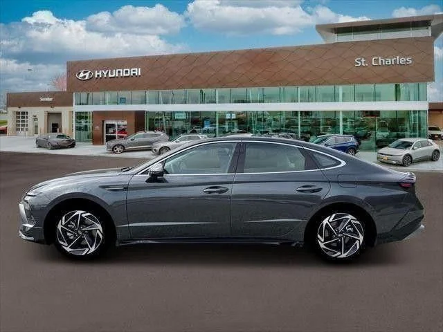 Used 2026 Gray Hyundai SEL Sport image 3