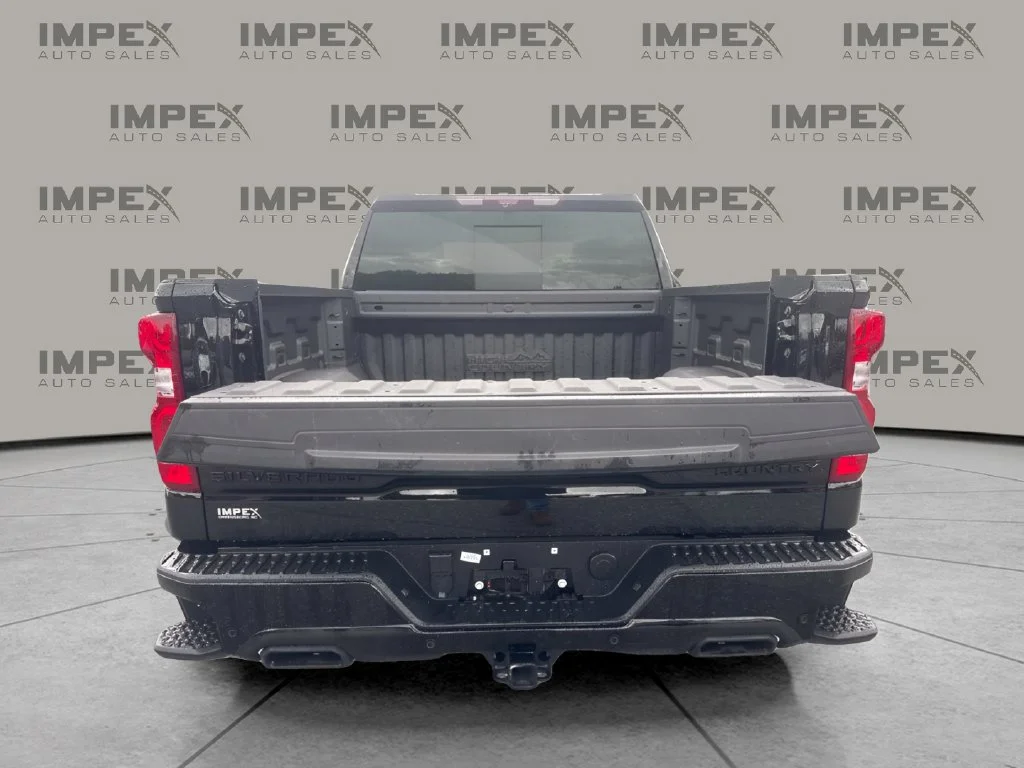 Used 2024 Black Chevrolet High Country image 9