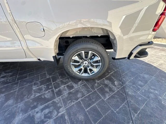 New 2026 White Chevrolet RST image 9