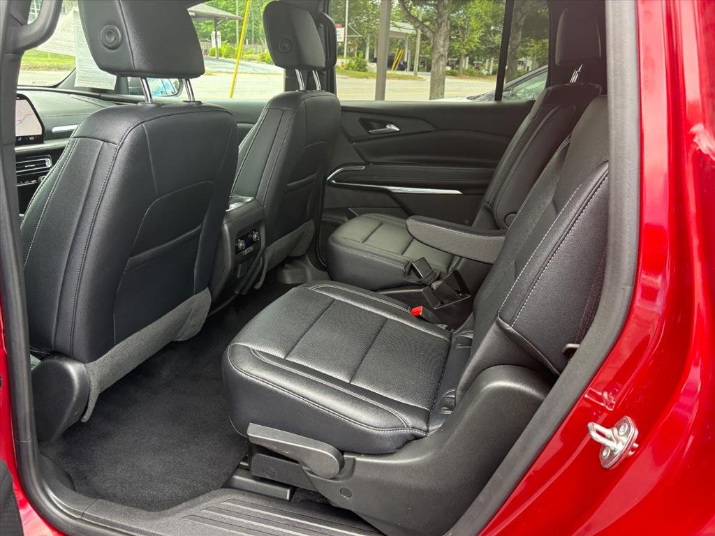 2025 Chevrolet Traverse LT - Photo 18