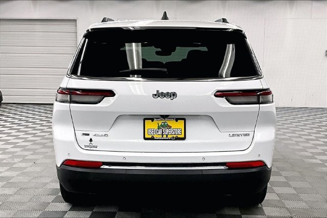 Used 2022 Bright White Clearcoat Jeep Limited image 5