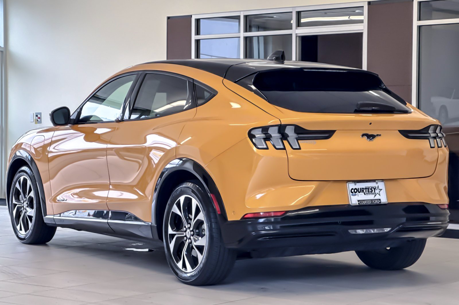 Certified Used 2023 Cyber Orange Metallic Tricoat Ford Premium image 6