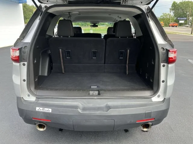 Used 2018 SILVER ICE METALLIC Chevrolet LS image 23