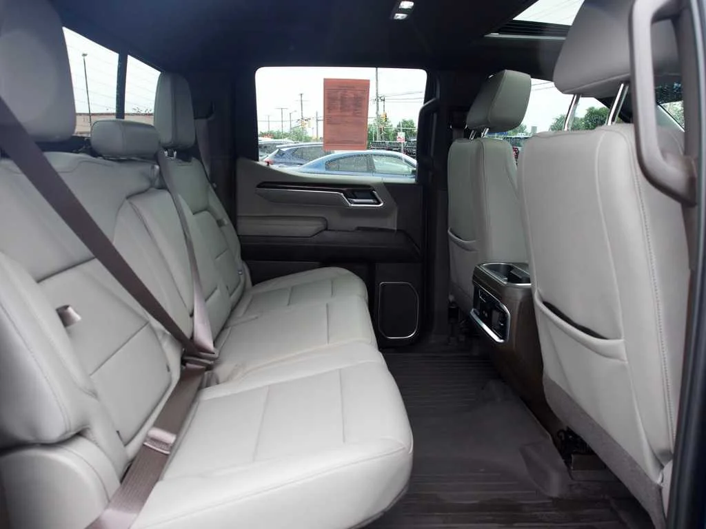 Certified Used 2024 Downpour Metallic GMC SLT image 31