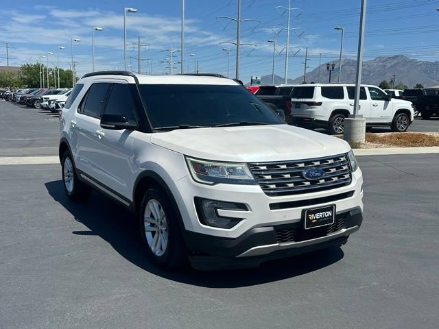 Used 2017 White Ford XLT image 28