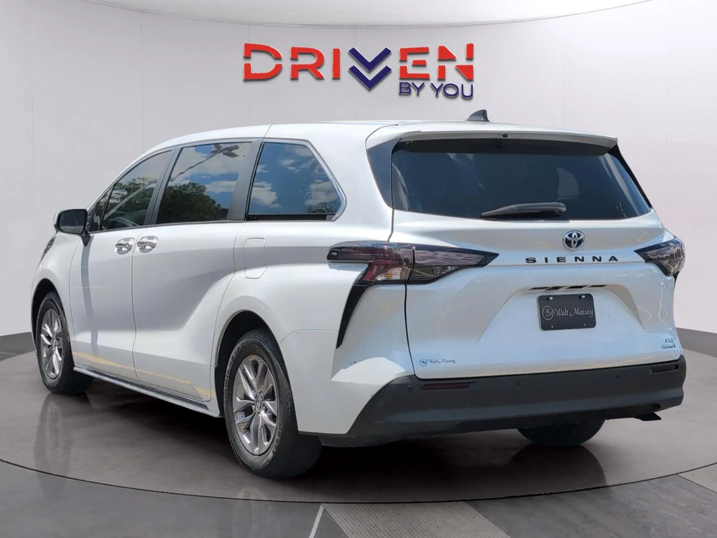 Used 2024 Windchill Pearl Toyota XLE image 3