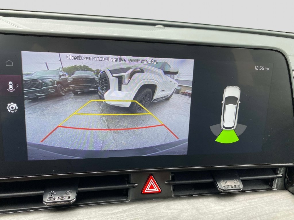 Used 2025 White Kia X-Line image 14
