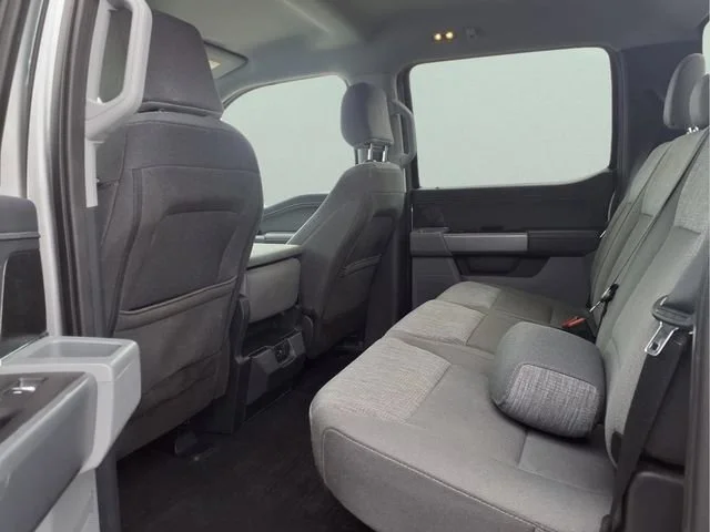 Used 2022  Ford XL image 19