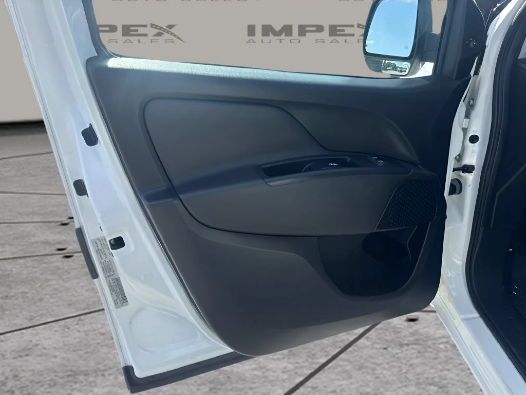 Used 2022 White Ram Base image 21