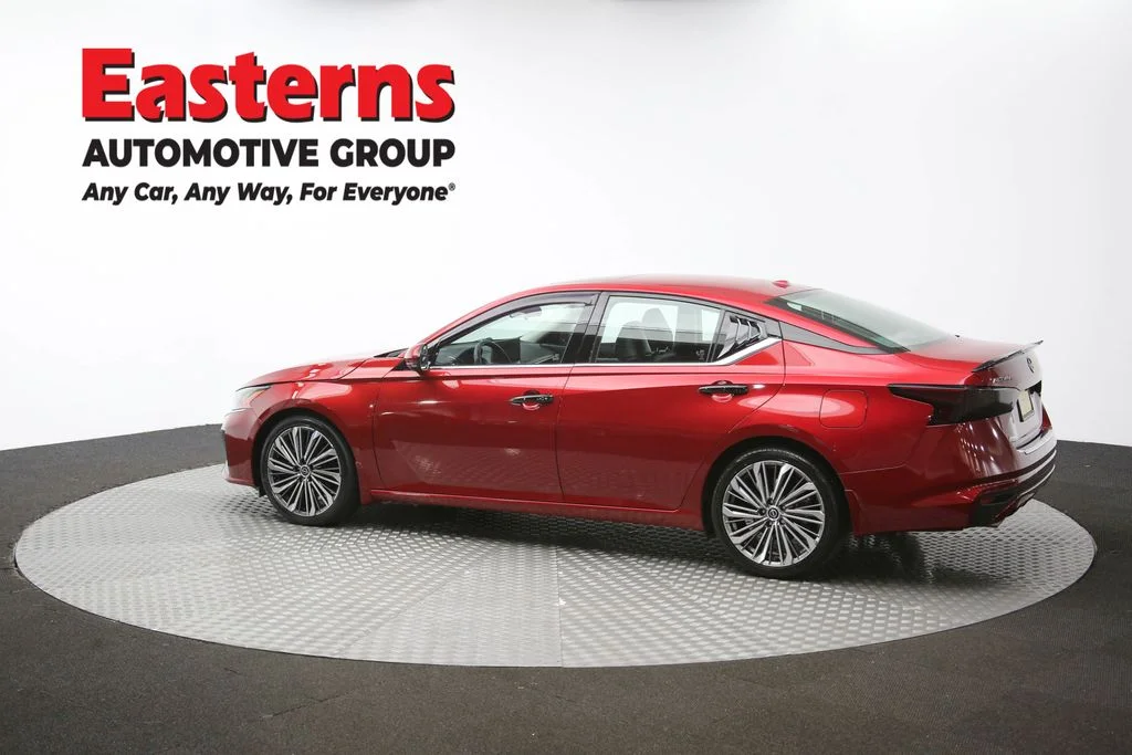 Used 2023 Red Nissan 2.5 SL image 62