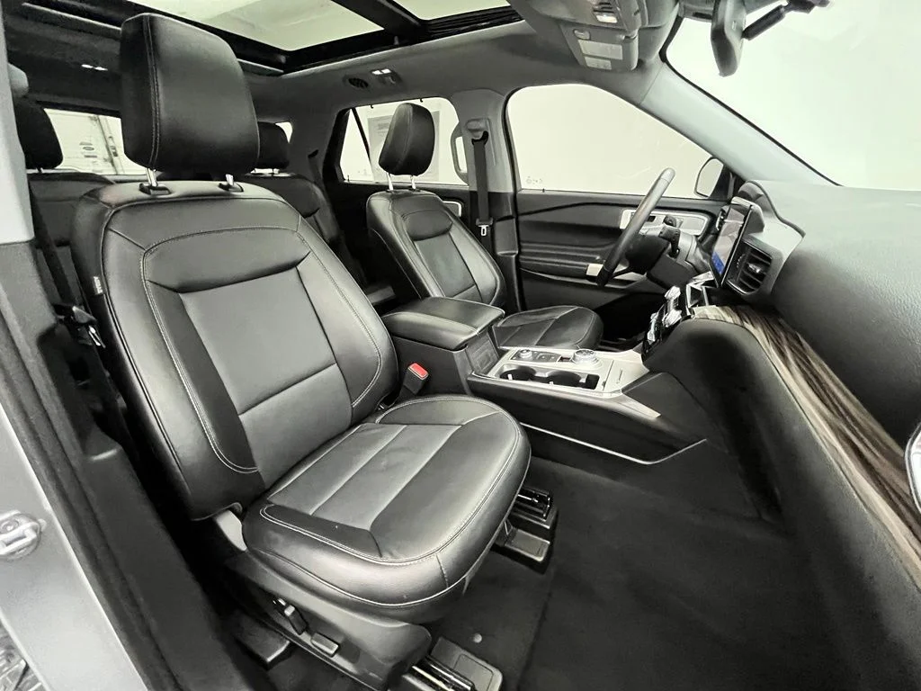 Used 2022 Silver Ford Limited image 35