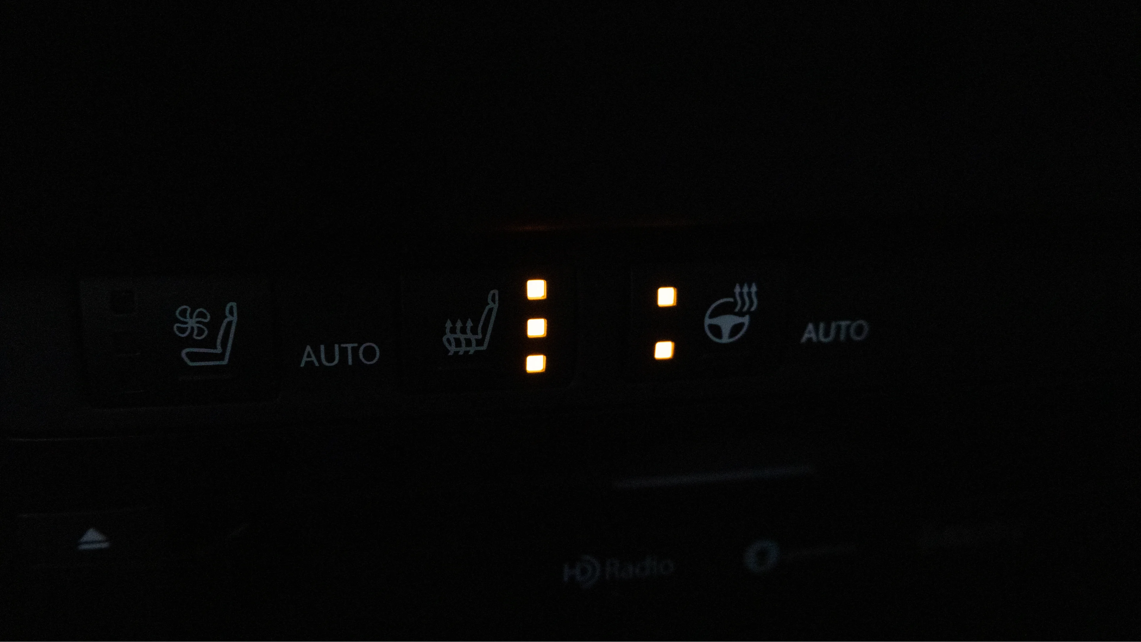 Used 2021 Black Lexus ES 250 image 22